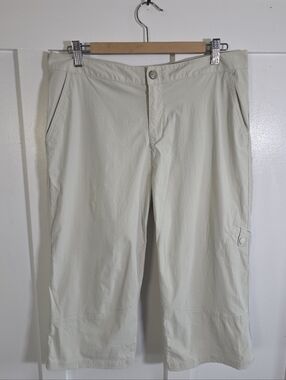Royal Robbins Cream Cargo Hiking Capris, Utility Pants, Size 10